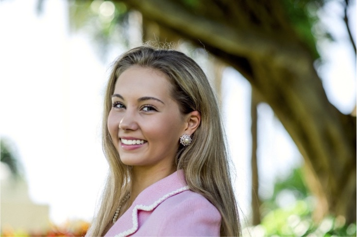Julia Rowland Headshot